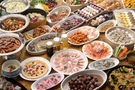 【東京都内発※町田を除く】 「御殿場高原ビール」でかんぱい!まんぷく! 鉄板ステーキ・手作り海鮮丼・地ビール50種食べ飲み放題! 2026年5月OPEN!フジプレミアムブルーイング工場見学& できたてビール3種試飲 日帰り