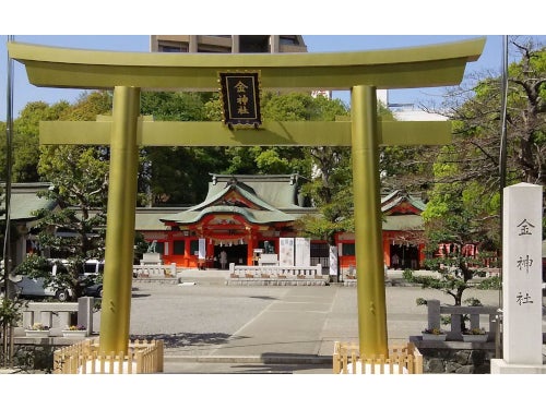 【名古屋発】京都・世界遺産の神社で初詣付き！本ズワイガニ＆近江牛すき焼き＆近江牛寿司食べ放題3