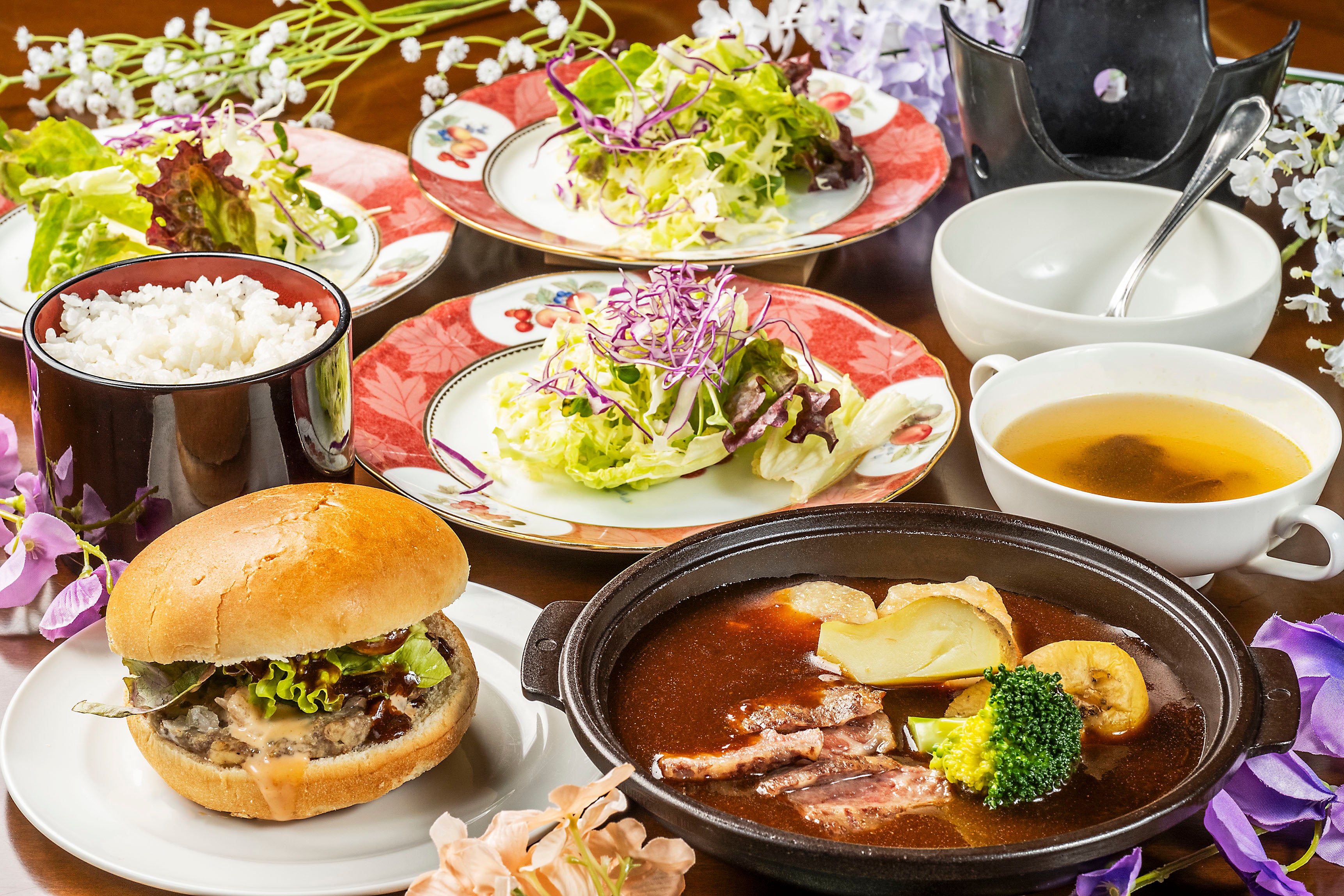 【埼玉県内発】 桃も！メロンも！ブルーベリーも食べ放題♪ ブランド牛＆豚のグルメランチミステリーツアー 日帰り1