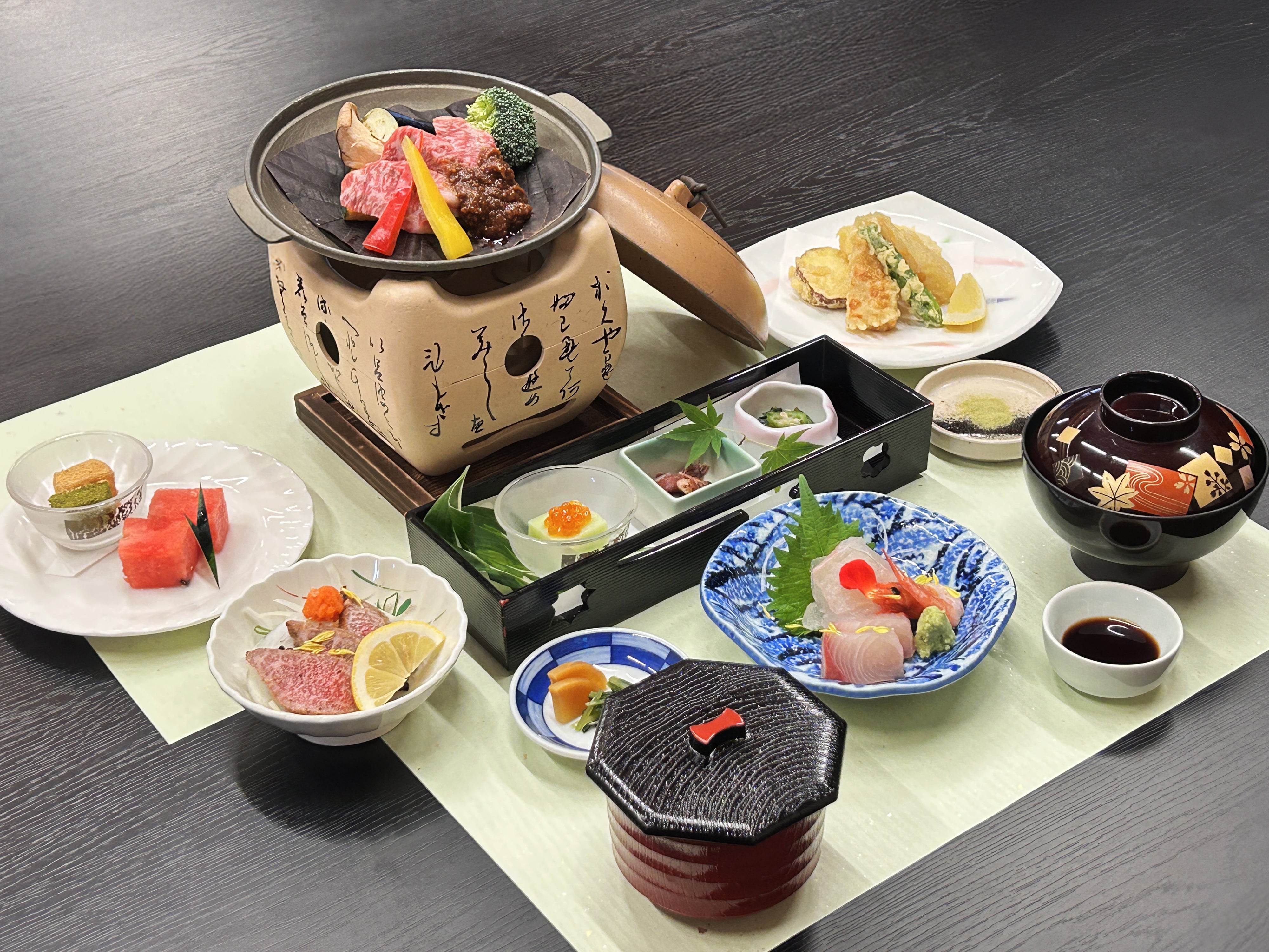 【倉敷・岡山発着】岡山の旬の味覚 桃狩り食べ放題と新見千屋温泉でいただく千屋牛とご入浴1