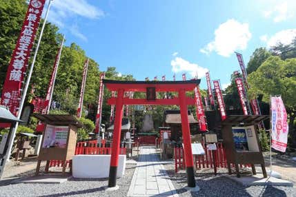 【福岡発／1泊2日】 温泉番付 西の横綱湯原温泉と 山陰山陽開運めぐり ～最上稲荷・金持神社・宇倍神社～ 牡蠣食べ放題＆カニしゃぶ～冬の味覚も満喫～