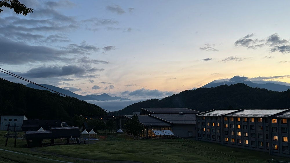 戸隠五社巡り＆善光寺参拝の1泊2日ツアー
～夕食ブッフェと温泉でゆったりの旅～2