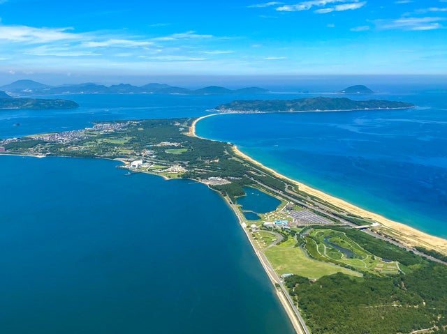 【秋田空港発】 旨いもんも満喫、行き先も味もサプライズ! 絶景＆口福の9つの島旅ミステリー4日間1