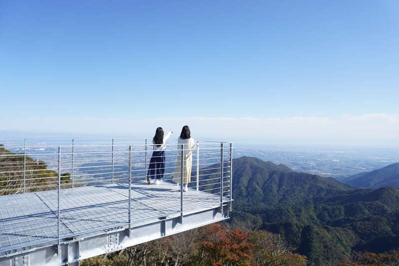 【岡山県内発】 紅葉の御在所ロープウェイ空中散歩となばなの里イルミネーション・伊勢神宮両参り ２日間2