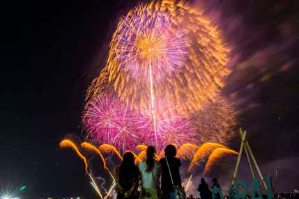 【神奈川県内・町田発】 イス観覧席（パイプイス席）・ 「大洗海上花火大会2026」日帰りバスツアー
