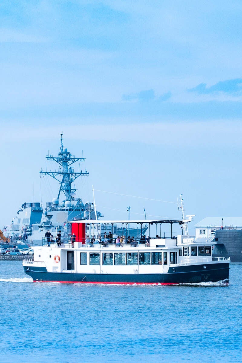 【埼玉県内発】 案内人付！YOKOSUKA軍港めぐり★☆ アメリカ海軍・海上自衛隊の艦船眺める日本唯一のクルージング・横須賀散策☆　日帰り1