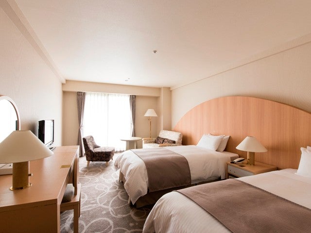 ■【新千歳空港利用】新千歳空港⇒札幌市内空港連絡バス乗車券付＆札幌市内⇒ルスツ⇒空港間の送迎バス付♪前泊札幌＆ルスツリゾートホテル＆コンベンション ノース＆サウス指定2泊3日（朝食付）2