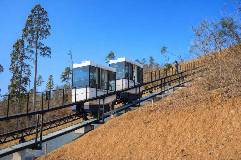 【秋田県内発】 2026年7月開業　山頂展望テラス「亀山テラス360° Kesennuma Oshima」と世界の椿館　三陸鉄道　2日間2