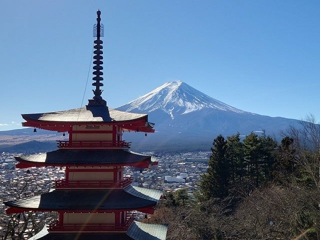 ■
【山梨・神奈川】感動絶景スポットと人気の桔梗信玄餅詰め放題！富士の絶景《新倉山浅間公園》に関東最大級約６００万球の光の祭典《さがみ湖イルミリオン》へ♪1