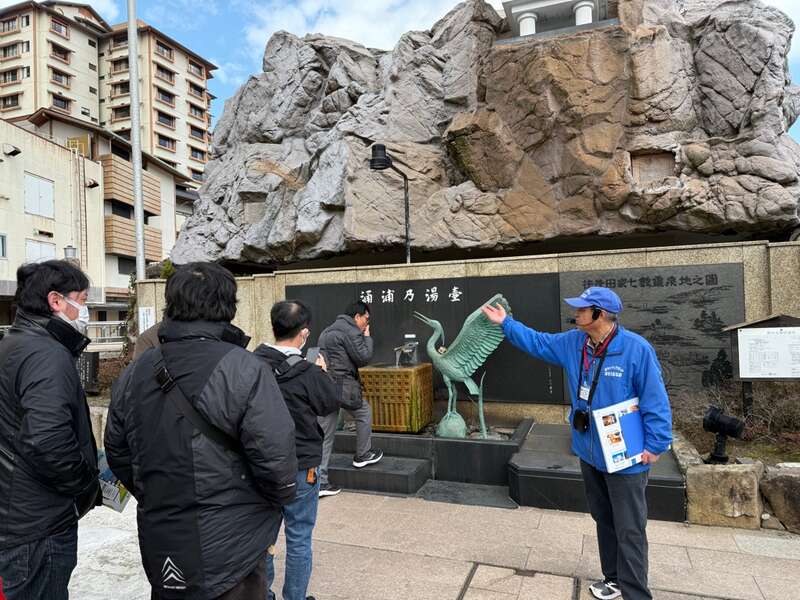 【東京駅・上野駅・大宮駅発】 〈体験ツアー〉ボランティアガイドと歩く復興途中の能登輪島朝市＆和倉温泉街と金沢１日フリータイム３日間2