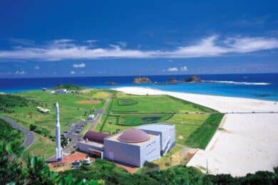 【広島空港発着】FDA直行チャーター便で行く 世界遺産 屋久島・種子島 3日間 ~リゾートホテル「いわさきホテル」に宿泊~
