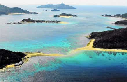【新千歳空港発】 ≪ひとり旅≫ 透き通るケラマブルーを体感！慶良間諸島５島周遊３日間