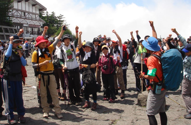 ★1名様より催行★8大特典・富士山専門山岳ガイド付！富士山を歩こう(八合目指定プラン)＜日本語ガイドプラン＞1