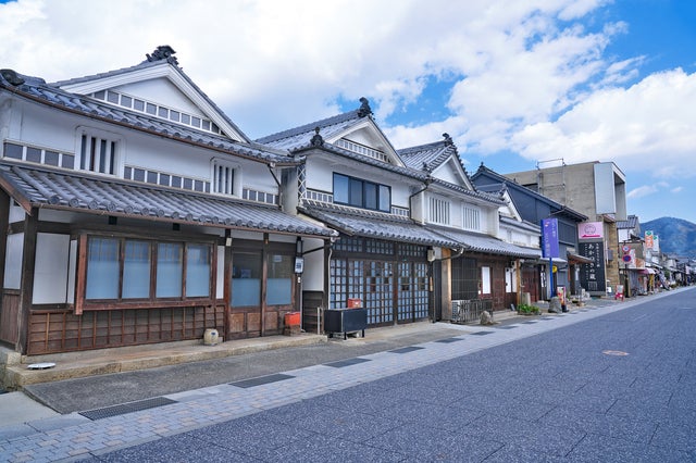 【岩手県・新幹線駅（盛岡駅～一ノ関駅）発】 懐かしのボンネットバスで往くベンガラ色の吹屋ふるさと村と矢掛宿・天空の山城備中松山城　おいでんせぇ岡山（3日間）3