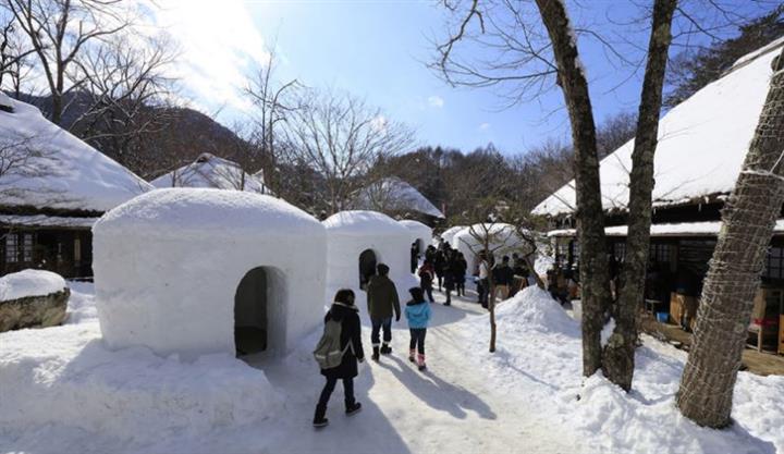＜新宿発・西船橋発＞ 雪景色の会津西街道・冬まつり3大スペシャル！湯西川温泉『かまくら祭』と大内宿『雪まつり』 そして、会津『絵ろうそくまつり』　２日間3