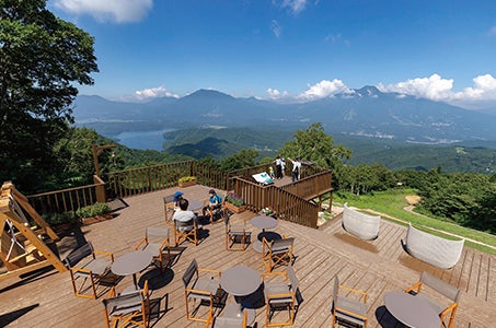 果物の宝石シャインマスカット(1房)・中部トラピックス初登場クイーンルージュ(1房)狩り標高1100ｍの天空散歩絶景の野尻湖テラス2日間　～信州の秋を五感で楽しむ”旬の味覚”堪能ツアー～1