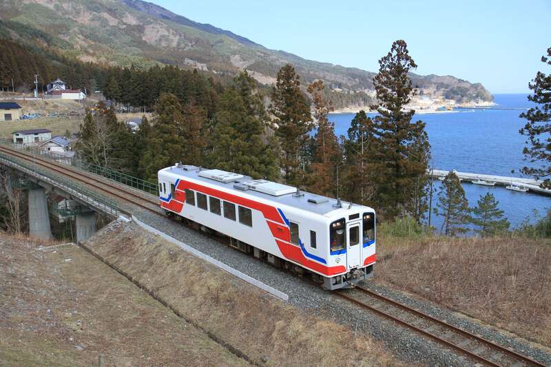 【土浦駅・水戸駅・勝田駅・日立駅発】 往復特急ひたち（土浦駅～仙台駅間）指定席で行く！気仙沼大島 島内に泊まる！陸中海岸グルメと三陸鉄道  北上展勝地の桜・世界遺産中尊寺 絶景紀行 2日間3