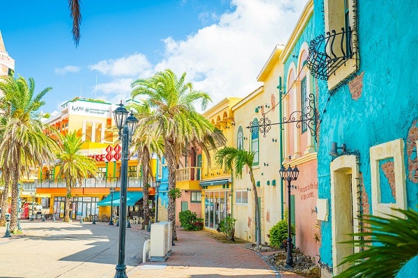 南国リゾートホテル連泊で優雅な島時間を満喫　沖縄2泊３日2