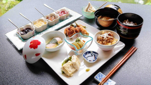 ＜Web割対象商品＞【キングツアーバス旅】身延山久遠寺のしだれ桜と慈雲寺イトザクラ　湯葉懐石ランチ＆新鮮フルーツごろっと入ったフルーツサンド♪〔多摩センター・聖蹟桜ヶ丘発〕3