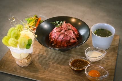 【大分・かんたん・北浜・別府発】 肉・海鮮・デザート!日帰り2食+甘味付き!三味一体グルメ推しバスツアー in 北九州・京築 日帰り