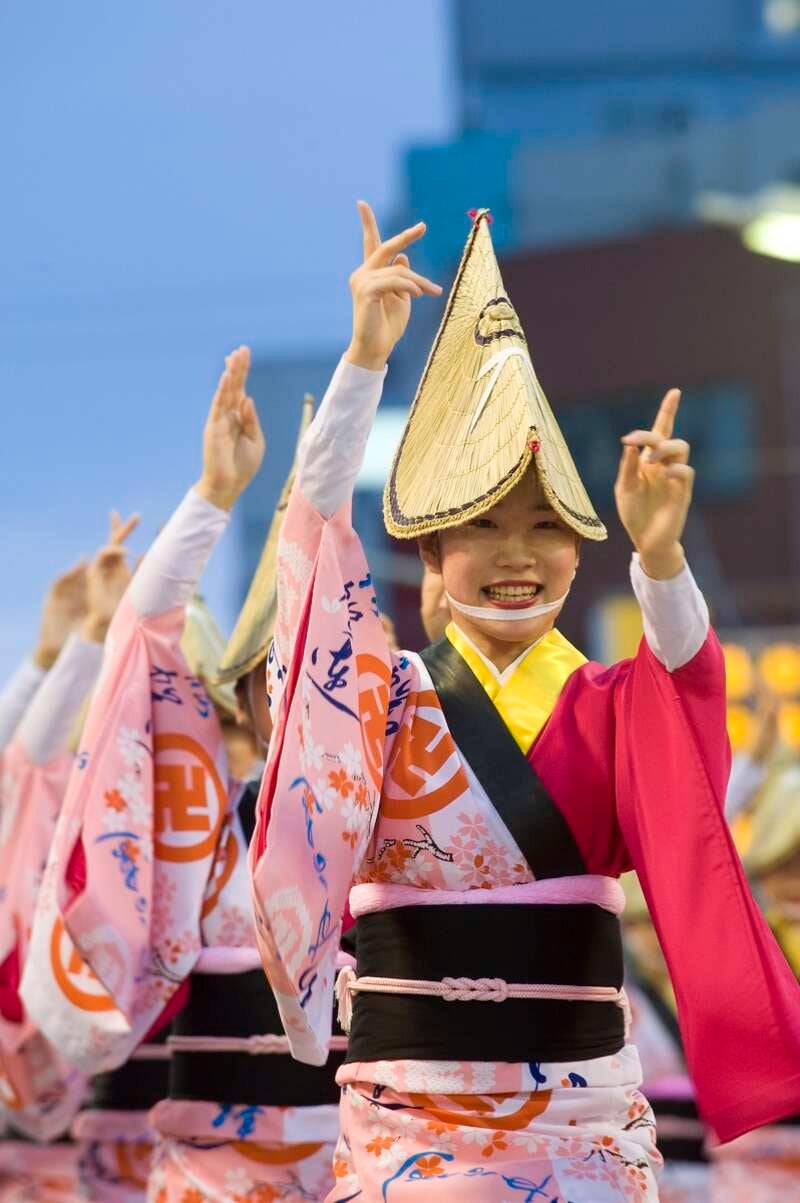 【東京駅・品川駅・新横浜駅発】 のぞみ号（東京駅→新神戸駅）で行く！有料観覧席で見る！四国の夏の風物詩「阿波おどり」2日間～鳴門渦の道・倉敷・栗林公園～3