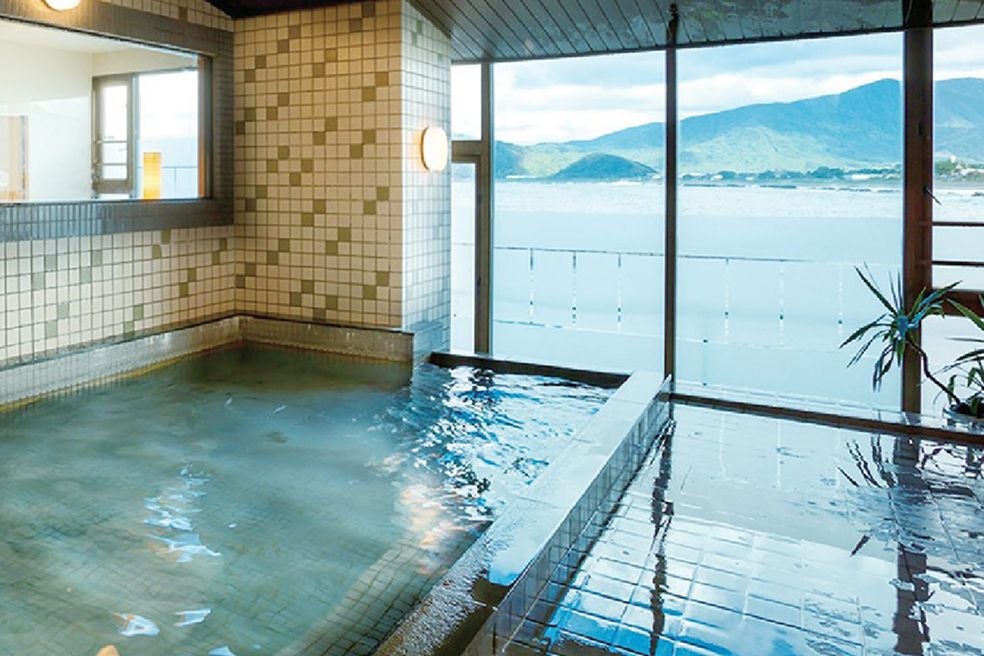 ＜福井＞若狭美浜温泉で食す「カニ10品会席」　冬の味覚と絶景風呂満喫！【垂水･名谷･西鈴蘭台出発】2