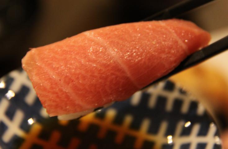 【早割30】[横浜発]職人の技を堪能！本格江戸前寿司＆旬のいちご狩り食べ放題♪小江戸川越散策と光の絶景『あしかがフラワーパーク』イルミネーション鑑賞を巡る日帰りバスツアー！1