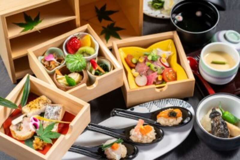 【JR広島駅発】海辺に佇むホテルで「玄海玉手箱膳」と響灘緑地グリーンパーク「ローズガーデン」　日帰り1