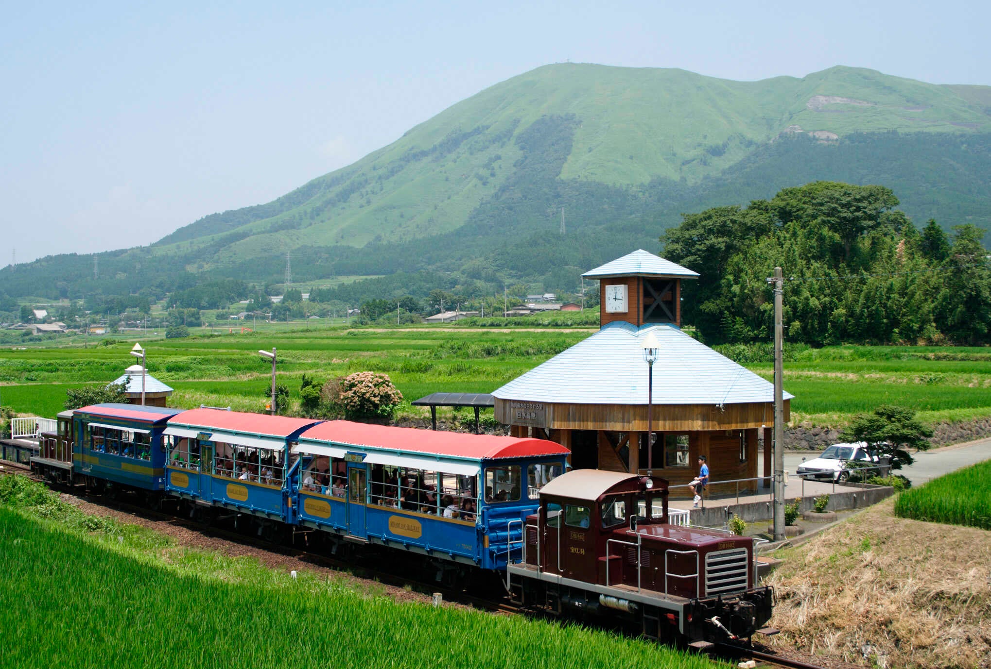 【大分・かんたん・北浜・別府発】 南阿蘇鉄道トロッコ列車とあか牛・地鶏・馬肉 ３種の食べ比べ焼肉ランチ　日帰り1