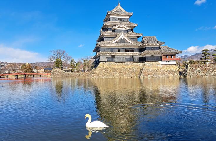 【早割30】[東京発]【トイレ付3列シートバスで行く】長距離も安心♪―国宝へいざなう旅―善光寺詣り＆松本城一日で巡る日帰りバスツアー2