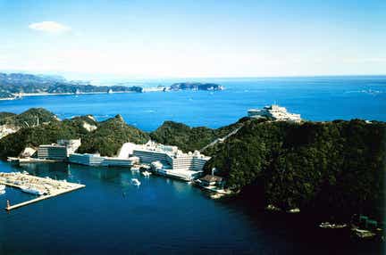 【福岡・熊本・鹿児島県内／博多駅・小倉駅発】 忘帰洞の勝浦温泉ホテル浦島と南紀十景めぐり2日間