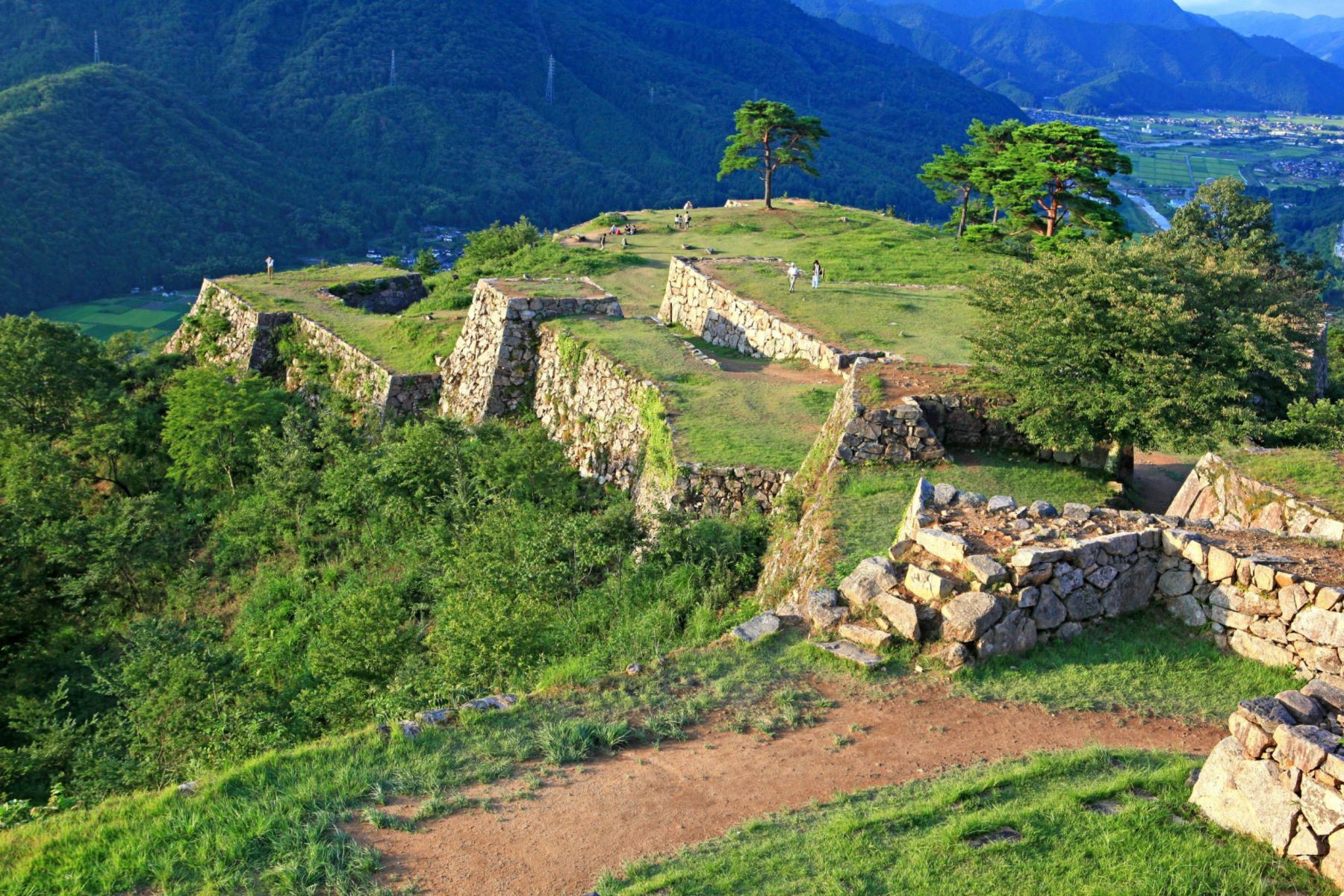 ～名門大洋フェリーで行く～天空の城 竹田城跡と世界遺産・国宝 姫路城🚢🚢フェリーで宿泊🚌宿泊バスツアー3