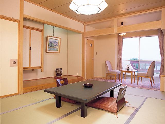 ■●夜発バス　エイブル白馬五竜＆Hakuba47　大町温泉郷・立山プリンスホテル（1泊4日）1