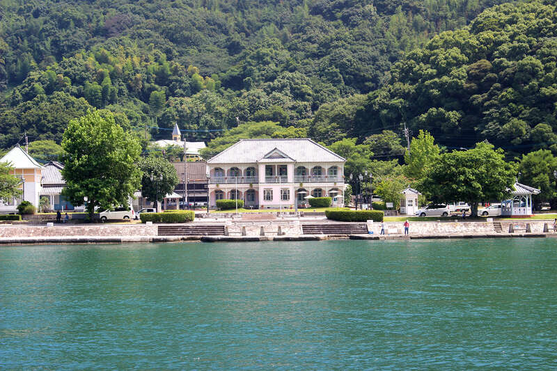 【佐賀・神埼・目達原・中原・鳥栖発】 天草の海の幸を食す！天草宝島ラインショートクルージングと熊本県産メロンの半玉まるかじり　日帰り3