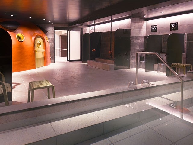 ■ＵＳＪスタジオ・パス1日券付（1日目利用）　JALで行く！　ユニバーサル・スタジオ・ジャパン　新大阪駅近くのホテル　嬉しい大浴場・サウナあり！　『大阪コロナホテル指定』　2泊3日3