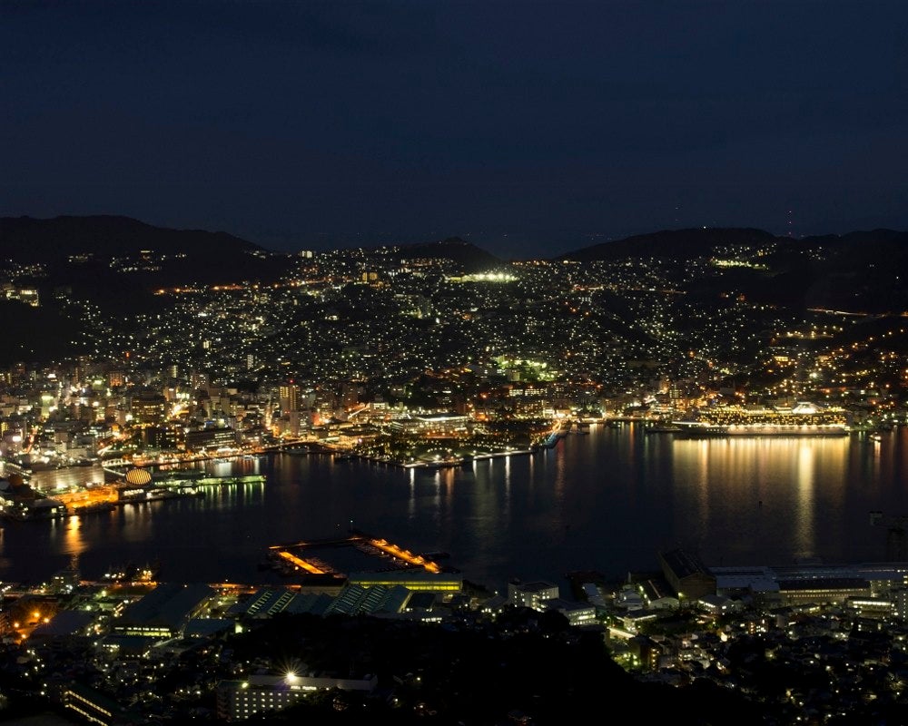 ≪大人の冬休み≫長崎スタジアムシティツアーと１０００万ドルの夜景＆ウィンタービアホール🌟宿泊バスツアー🚌1