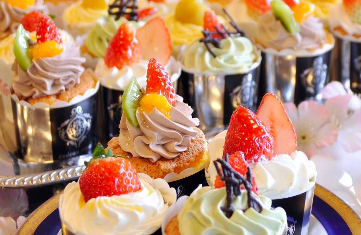 【早割30】[新宿発]【群馬】早割で9,980円～！満腹御礼！かにップツアー★第3弾！「カニ尽くし＆とろ～り生ゆば＆いちご狩り」王道トリプル食べ放題＆伊香保温泉街散策♪3
