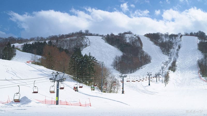 【新宿朝発】北志賀グランドホテル（本館） 1泊｜北志賀小丸山スキー場（リフト券付・日数選択可）3