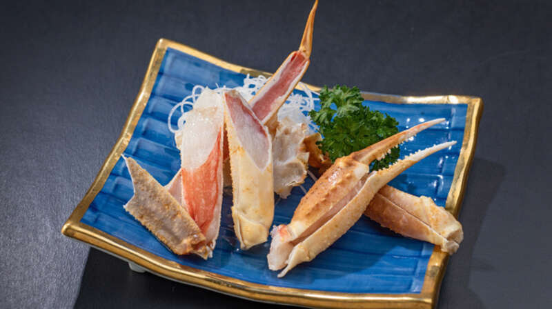 【神奈川県内・町田発】 湯河原『京家』で冬の味覚・かに料理を味わう 全国唯一の八方除け守護神！寒川神社で年末・年始詣2