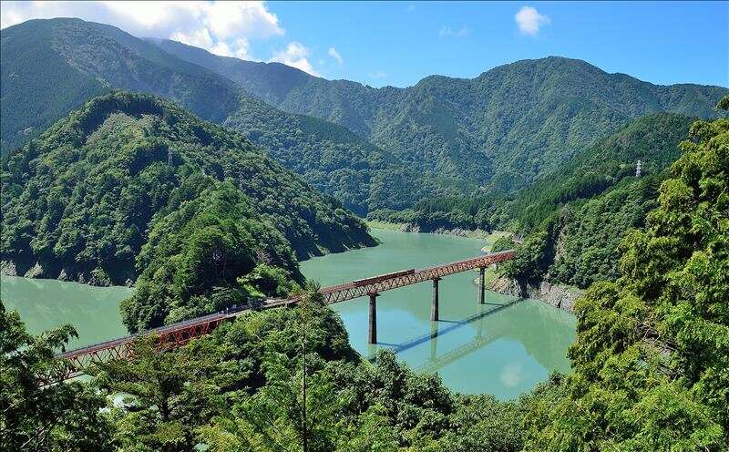 【近鉄京都駅発】 《近鉄特急ひのとり利用》連休出発！富士山眺望絶品旅・～大井川鐵道秘境駅と富士山麓ローカル鉄道『岳南電車』２日間1