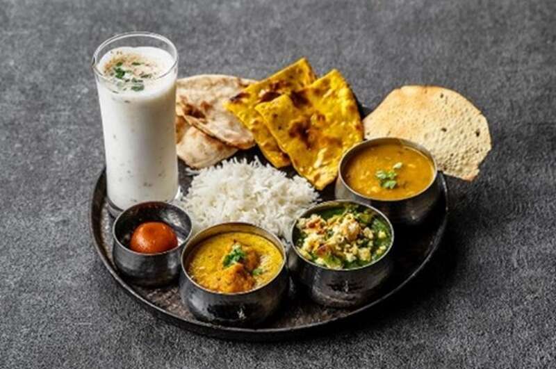 【神奈川県内・町田発】 本場インド5つ星ホテルシェフ監修！ ツアー初登場！本格インド料理バイキング 関東最大級600万球「さがみ湖イルミリオン」 日帰り2