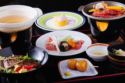 【盛岡発】山形牛づくし会席膳と6万本の可憐なヒメサユリ