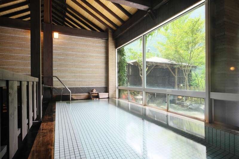 【東京駅・上野駅・大宮駅発】 湯ったり温泉１８時間滞在！源泉掛け流し老神温泉「吟松亭あわしま」 生ゆばすくい体験食べ放題と道の駅「川場田園プラザ」2日間2