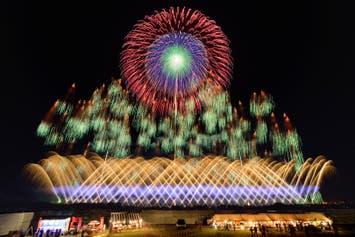 【宮城県内発】 観覧席から観る！第33回赤川花火大会（復路夜行2日間）