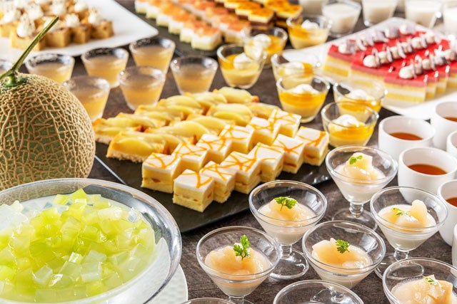 【新宿発】抹茶スイーツ＆メロン食べ放題付き♪アートホテル成田ランチビュッフェ！！水郷潮来あやめまつり＆成田山新勝寺ぶらり散策♪　日帰りバスツアー3