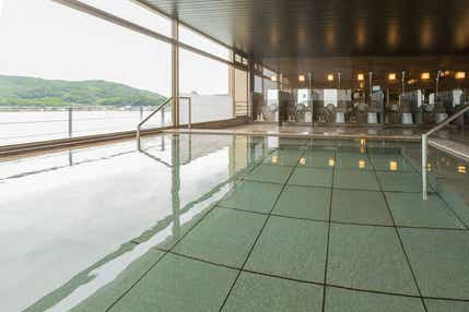 【広島・古市発】 東郷温泉「湖畔の宿 水明荘」贅沢かにづくし全13品フルコース　日帰り