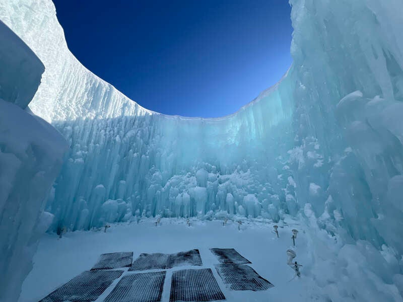 【神戸空港発着】さっぽろ雪まつりと北海道名湯紀行　登別・湯の川・定山渓温泉に宿泊 　支笏湖氷濤まつりと函館・洞爺湖・ウポポイ4日間2