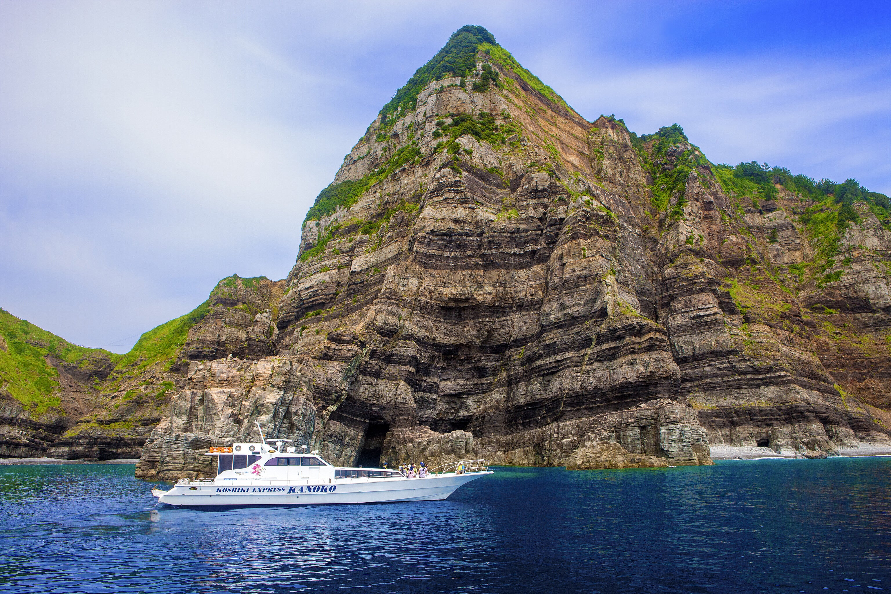 ベストシーズンに訪れる東シナ海の秘島絶景めぐり！カノコユリ彩る甑島と桜島・錦江湾ドライブ3