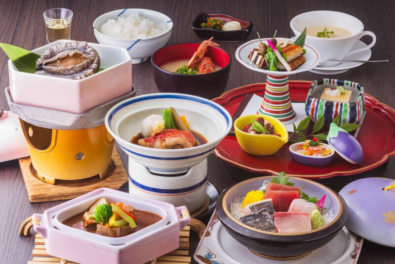 【群馬県内発】 最上級貸切バス「スターペガサス号」で行く！桜舞う伊豆半島周遊　オーシャンビュー客室と露天風呂 伊豆の名旅館「稲取銀水荘」２日間2