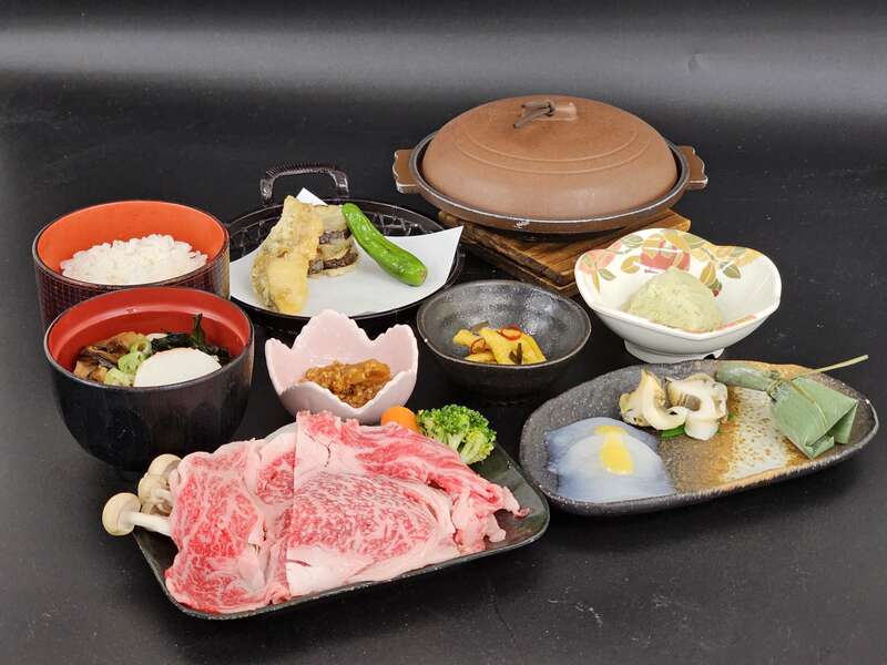 【群馬県内発】 この時期だけの組み合わせ巨峰＆桃ダブル狩り！ ラストサマーミステリーツアー 日帰り3